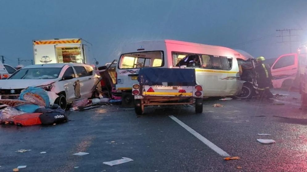 Multi-vehicle collision claims 21 lives in South Africa