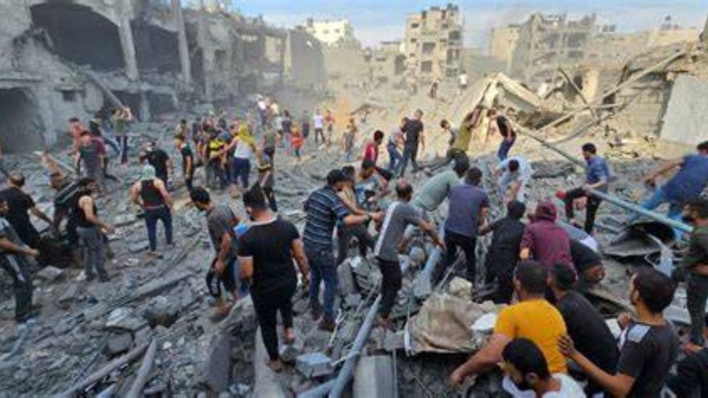 Eight killed in Gaza residential building collapse