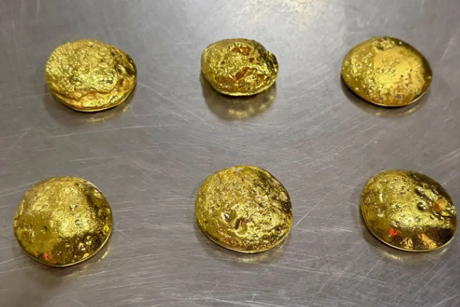Gold Worth Tk1 Crore Seized from Passenger at Ctg Airport