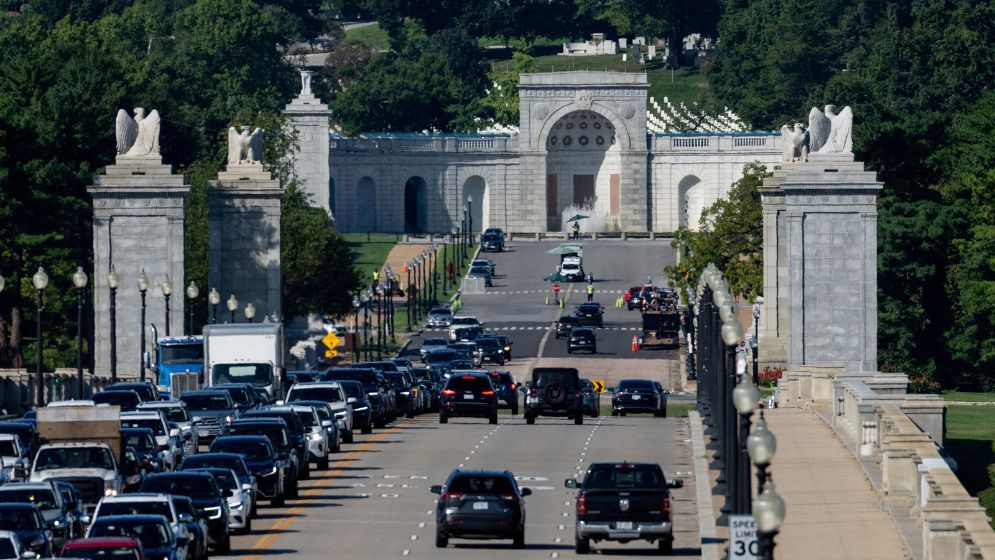 Trump Says His Proposed Arch Will Double as Military Base