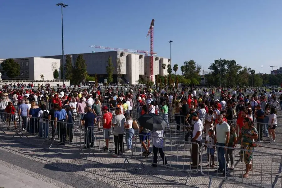 Brazilians cast ballots in fiercely contested election