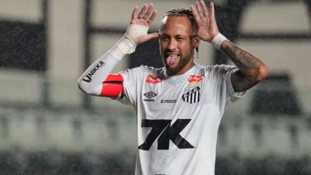 Neymar rescues Santos with a brace after falling two goals behind.