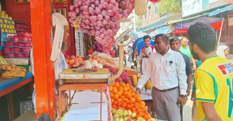 Drives in essential commodities market: 120 establishments fined across 42 districts.