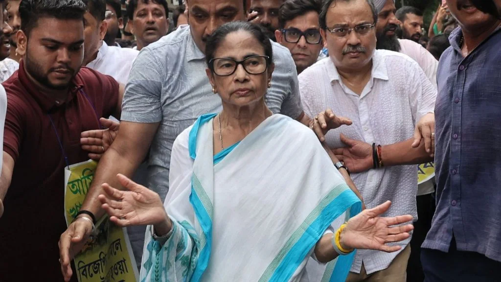After Delhi, Mamata takes to the streets of Kolkata.