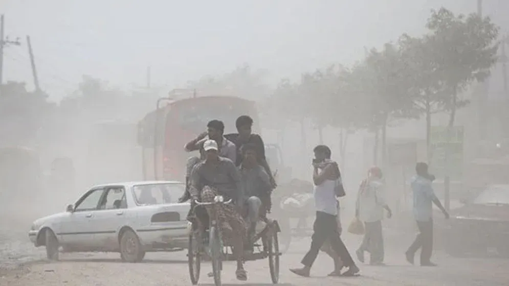 Dhaka's air is ‘unhealthy’ today.