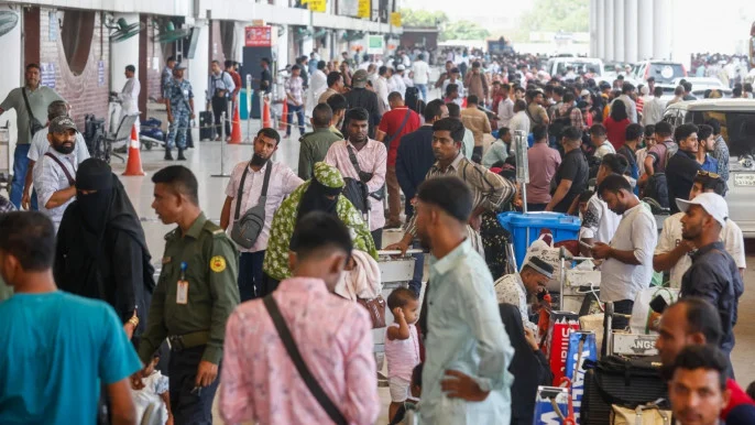 100 flights on Dhaka-Saudi route cancelled or suspended; 15,000 passengers face hardship.