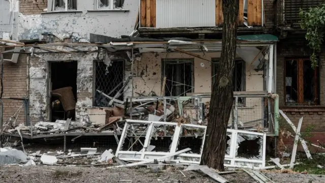 Russia and Ukraine trade attacks on energy facilities, disregarding ceasefire
