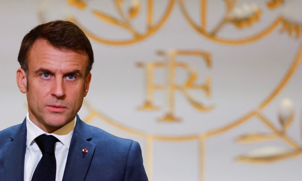 French President Makes Surprise Visit to Riyadh Amid Houthi Attacks