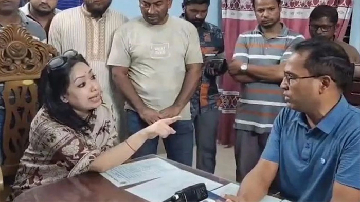 Altercation between Rumeen Farhana and the OC; police file a General Diary (GD)