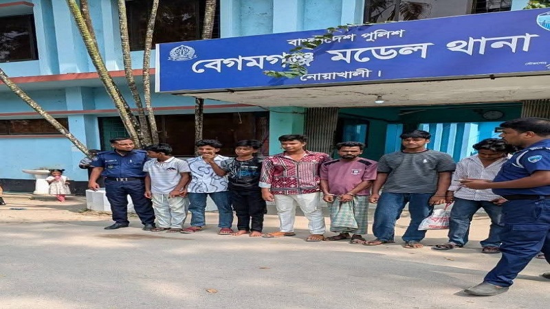 8 members of the banned Chhatra League arrested during a flash protest march