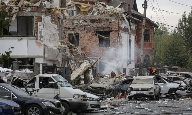 Russian strikes on Ukraine kill four, wound around 20