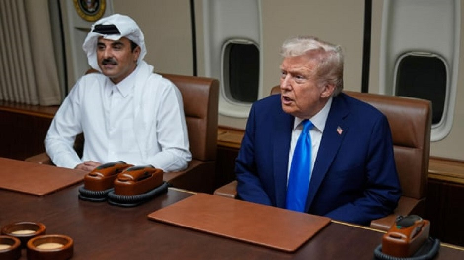 Trump meets Qatar leaders on way to Asia