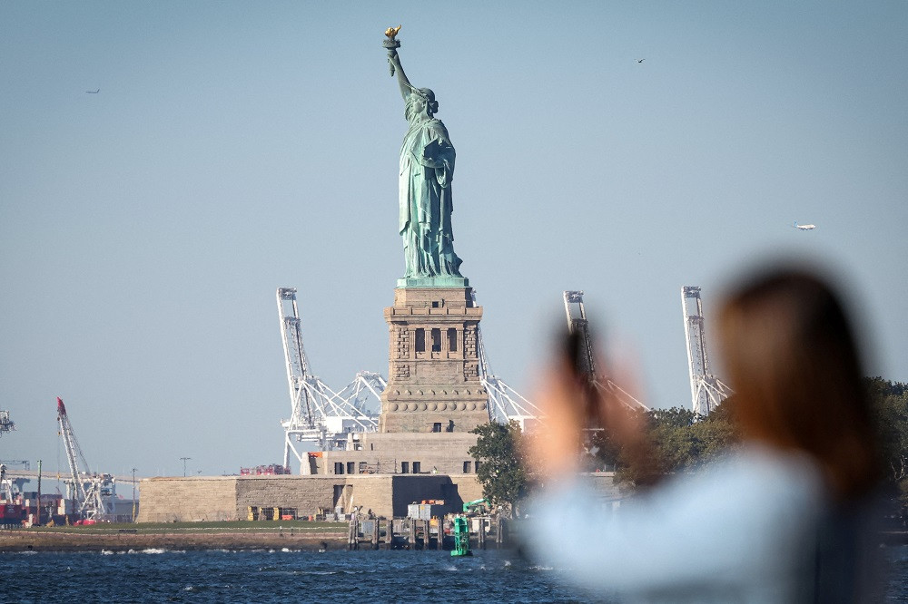 White House freezes funds for Democratic states in shutdown slap