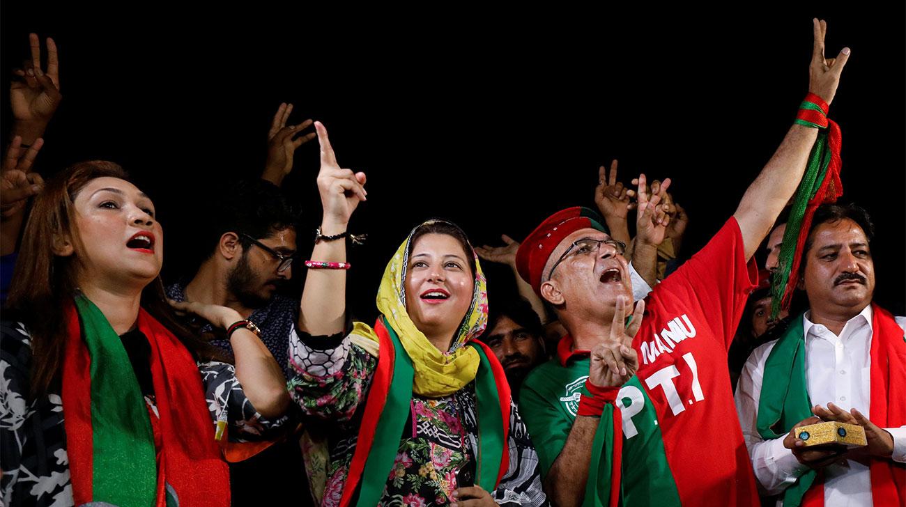Pakistan's Khan awaits final poll tally to begin coalition building