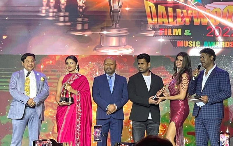 27 film artists and singers get Dhallywood Awards in New York
