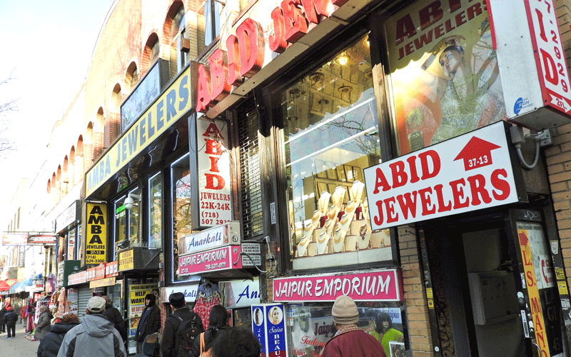 Violent robbery at Sonapatti area of Jackson Heights, New York