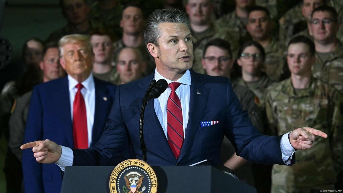 Pentagon chief orders 20% cut in number of top officers