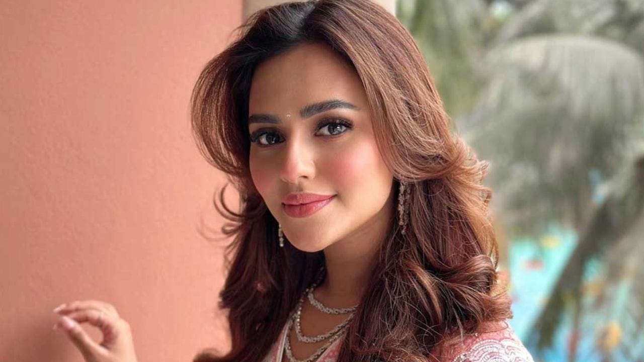 Actress Nusraat Faria arrested at Dhaka airport
