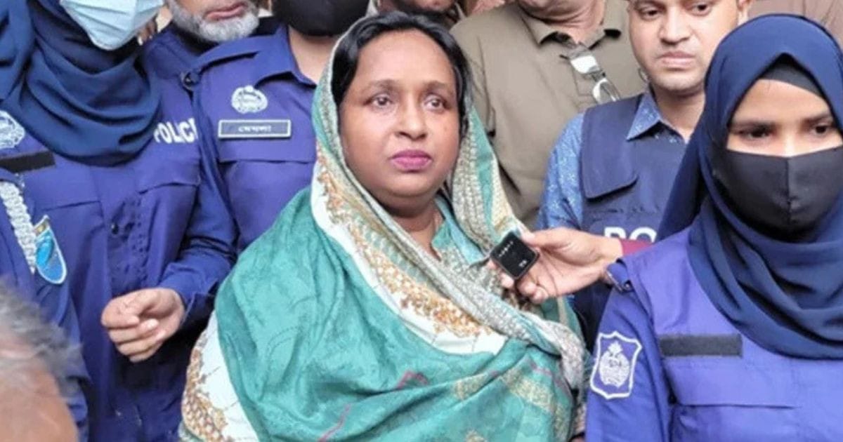 Police vehicles carrying Ivy attacked