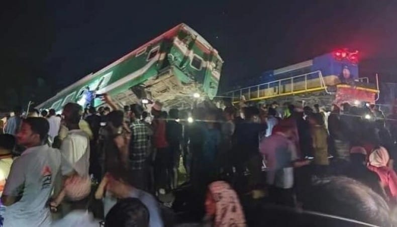 Body formed to probe Kalurghat train accident; four railway staff suspended