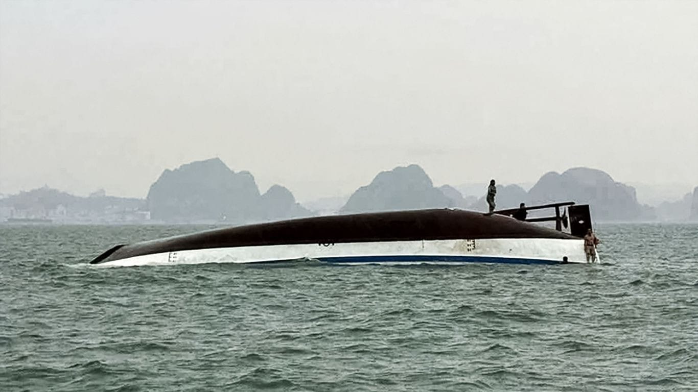 18 dead, dozens missing as Ha Long Bay tourist boat capsizes