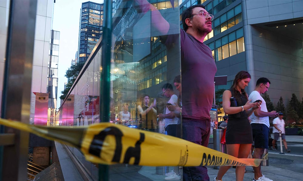 Five dead including gunman in New York office shooting