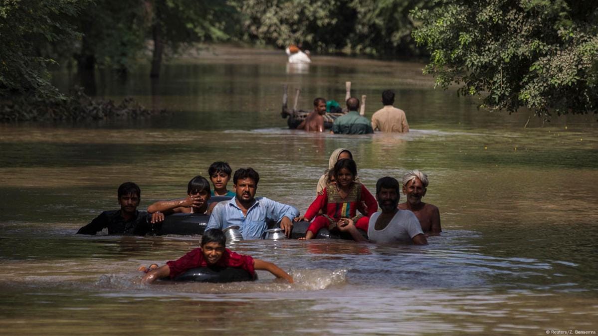 Over 34,000 affected by floods in Feni, many start leaving shelters