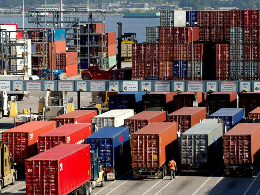 US trade gap shrinks on imports retreat as tariffs fuel worries