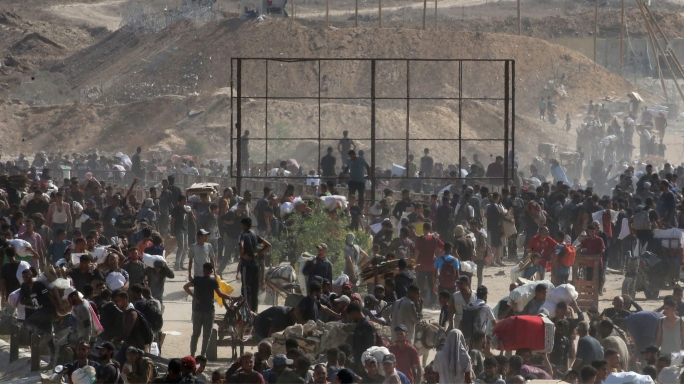 Boy killed by Israel just after he collected aid