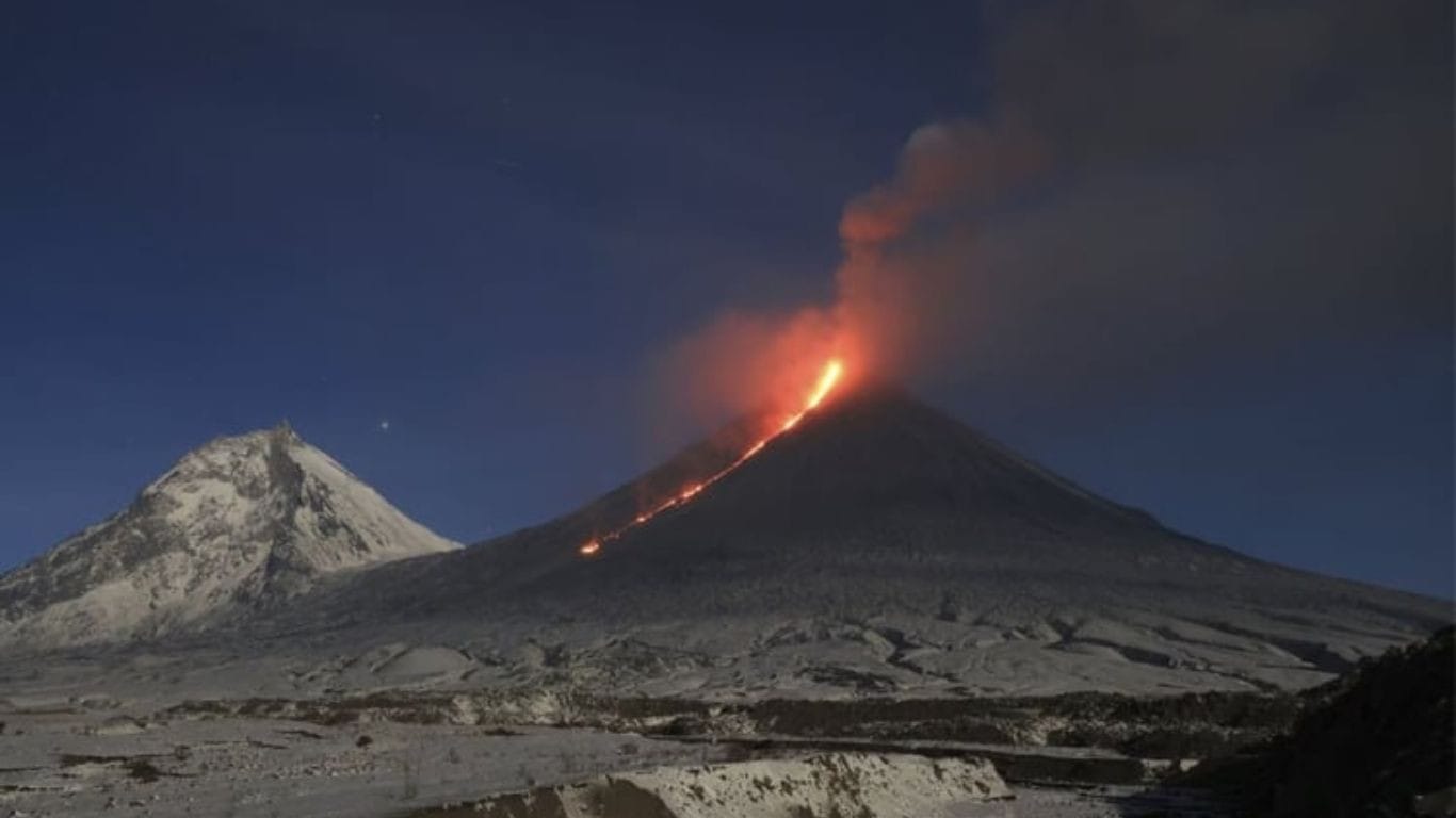 Dormant Russia volcano erupts for first time in 450 years