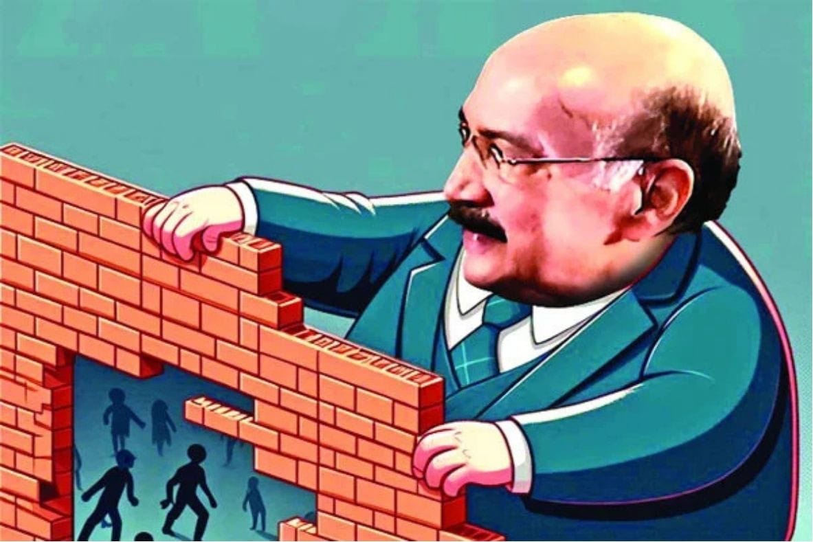 Tarique Siddique: The Inventor of Aynaghar