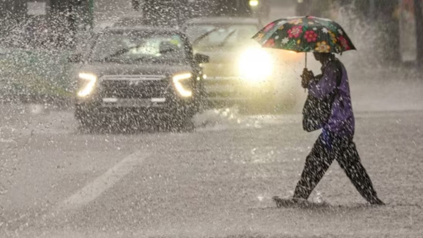 7 killed in Delhi after wall collapse caused by heavy rain