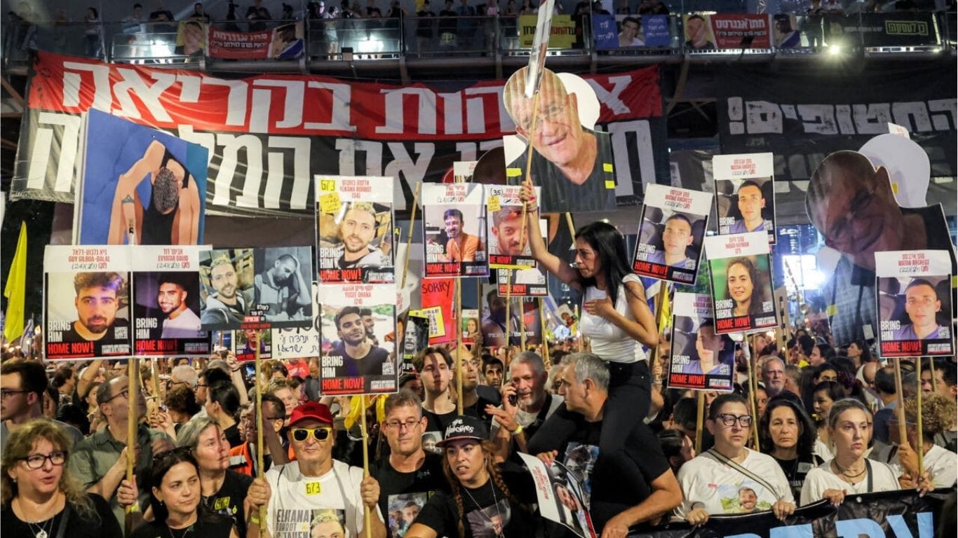 Israel far right presses Netanyahu for decisive win against Hamas