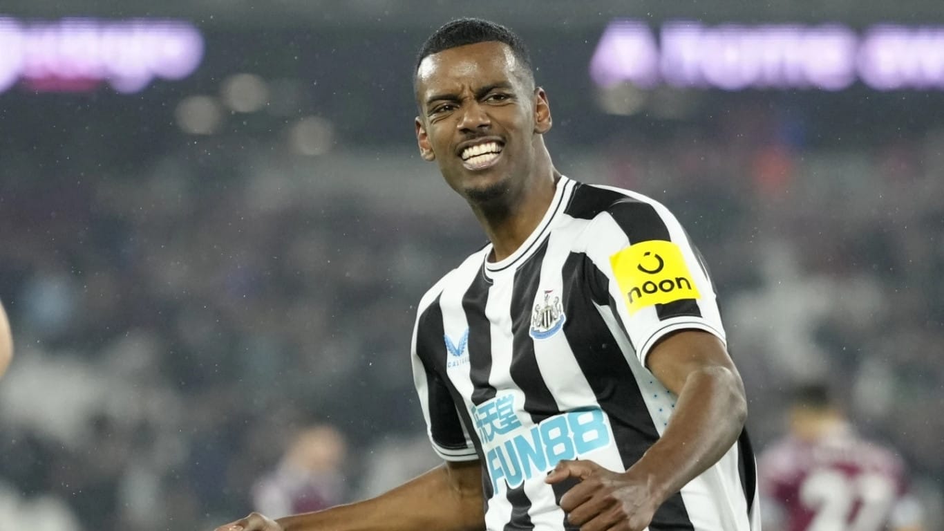 Liverpool signs Isak from Newcastle for British-record fee of $170 million