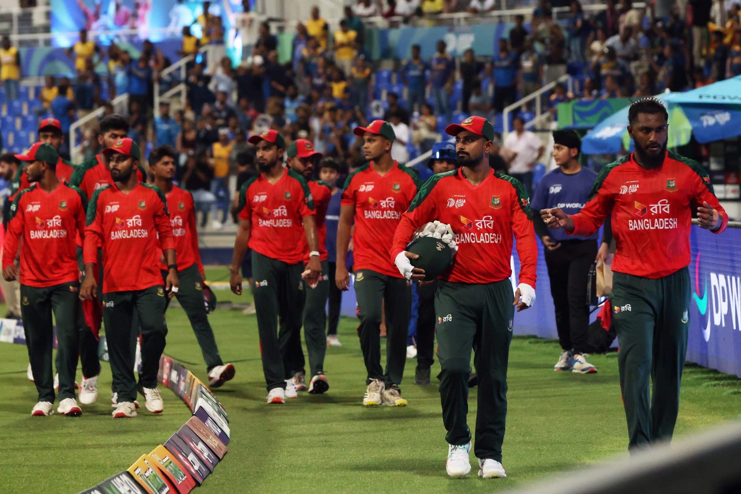 Sri Lanka cruise to six-wicket win over Bangladesh