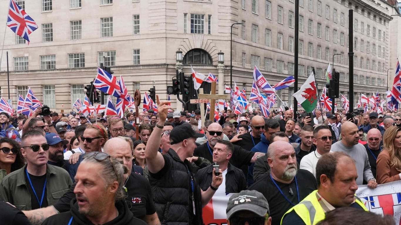 Far-right anti-immigration protests in London lead to clashes with police