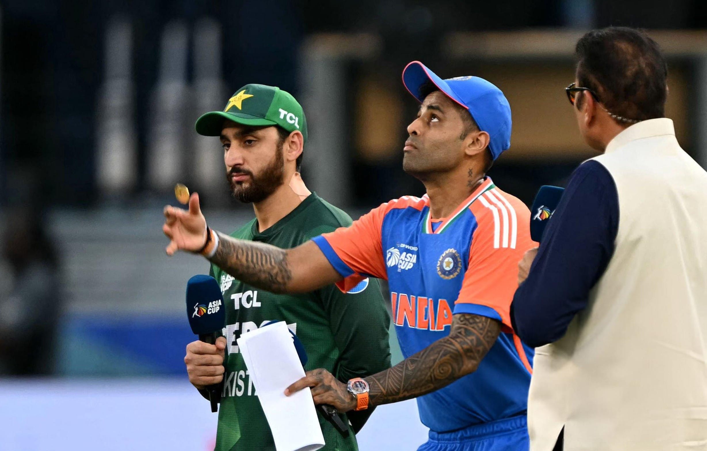 Pakistan opt to bat first after winning toss against India