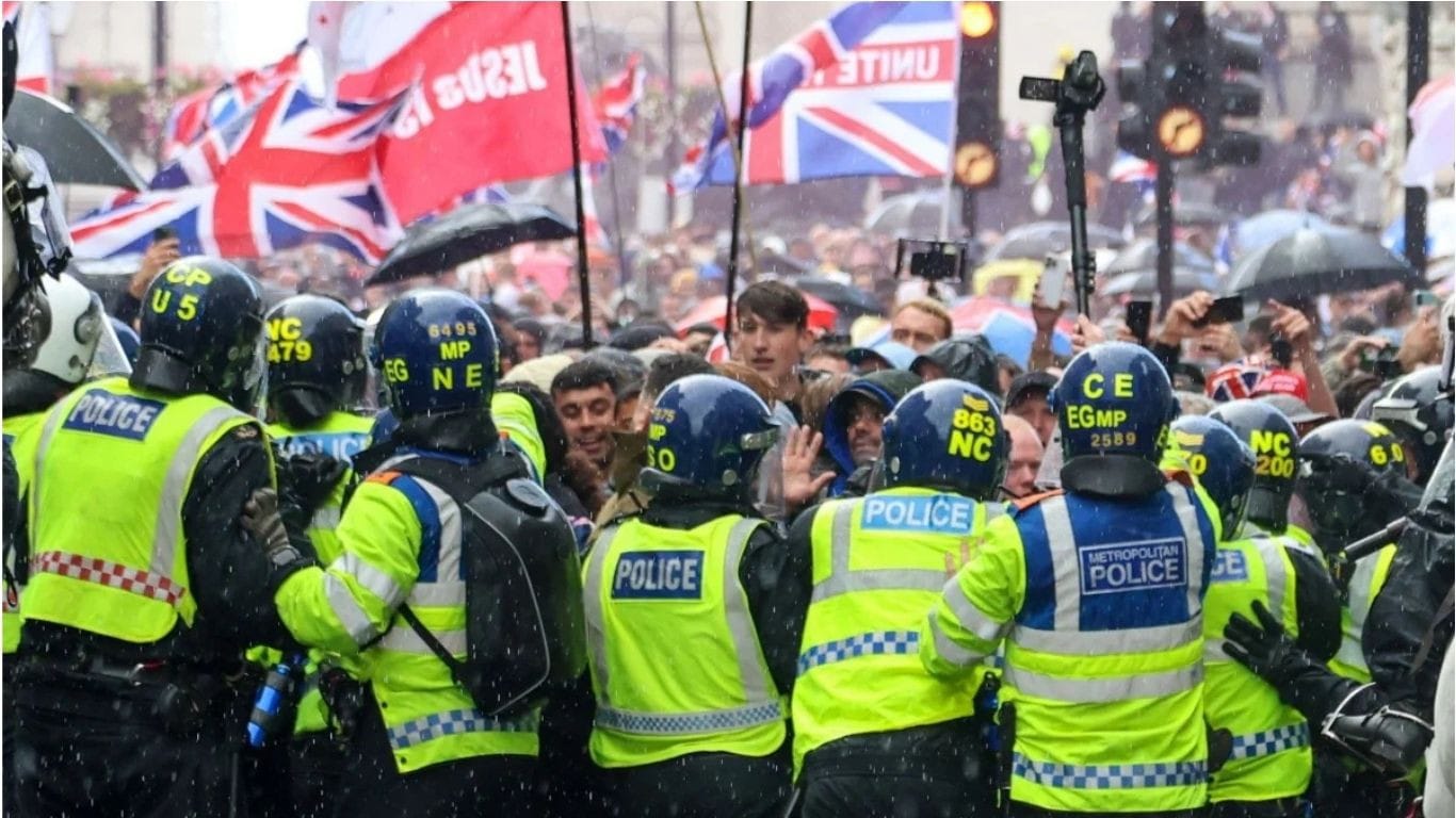 UK police vow ‘further arrests’ after far-right rally violence