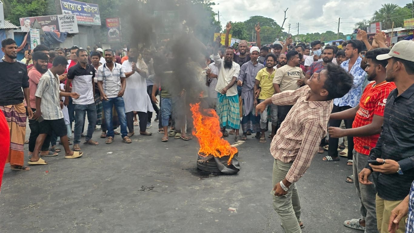 Constituency demarcation: Protesters vandalise police station, govt offices in Faridpur
