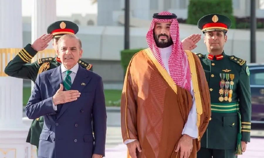 Pakistan and Saudi Arabia sign defence pact pledging joint response to aggression