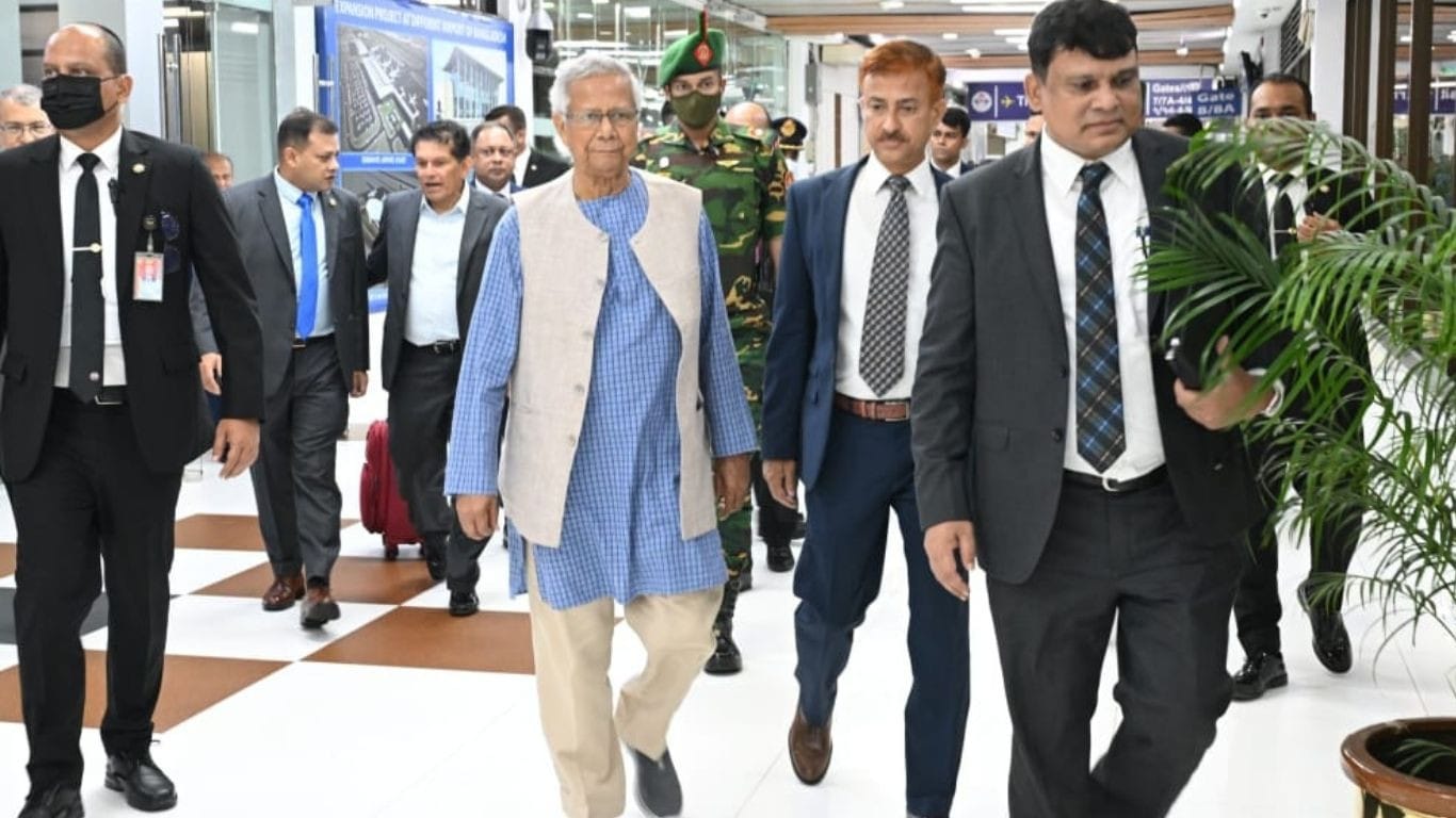 Chief Adviser leaves for New York