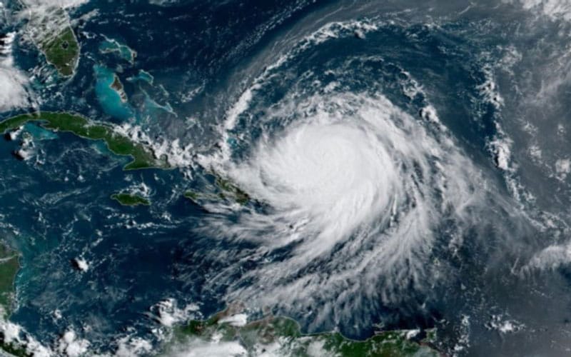 Hurricane Kiko is heading toward the Hawaiian Islands in US