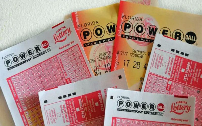 Powerball’s one-billion-dollar jackpot missed by one number