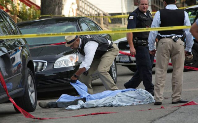 2 killed, 15 injured in Chicago gunfire