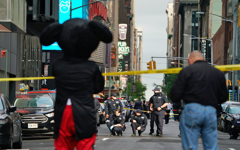 Two women, including a child shot in a clash between two groups in New York