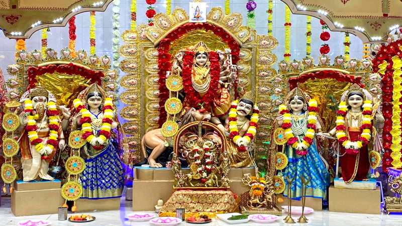 17 puja mandap ‘Lightless’ in New York