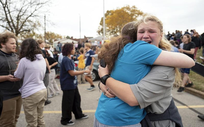 Three dead including suspect at Missouri school shooting