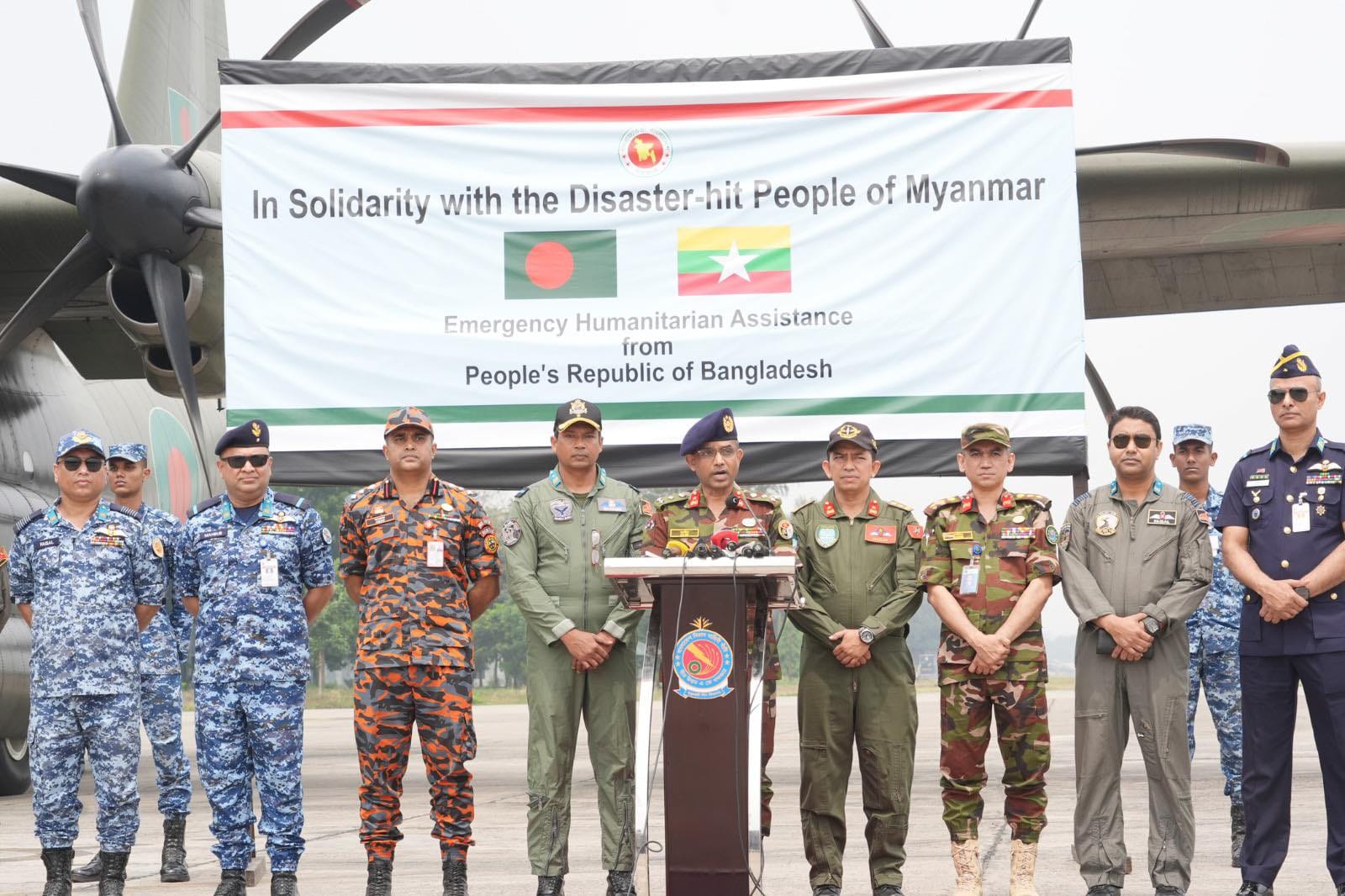 Bangladesh hands over the 3rd humanitarian aid consignment to Myanmar