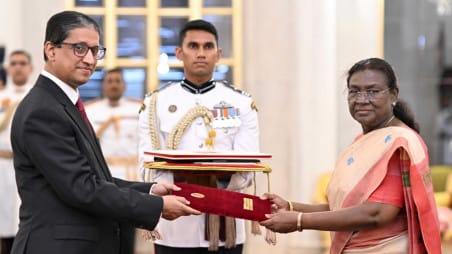 Bangladesh envoy presents credentials to Indian president
