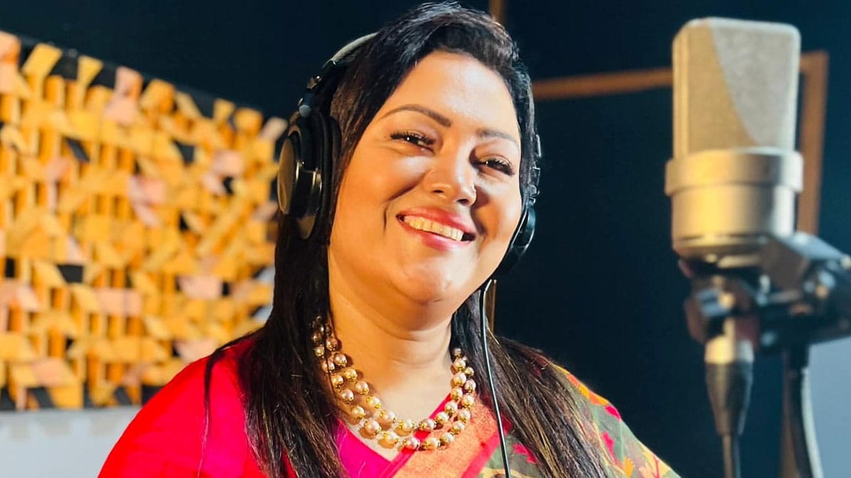 Singer Momtaz put on 4-day remand